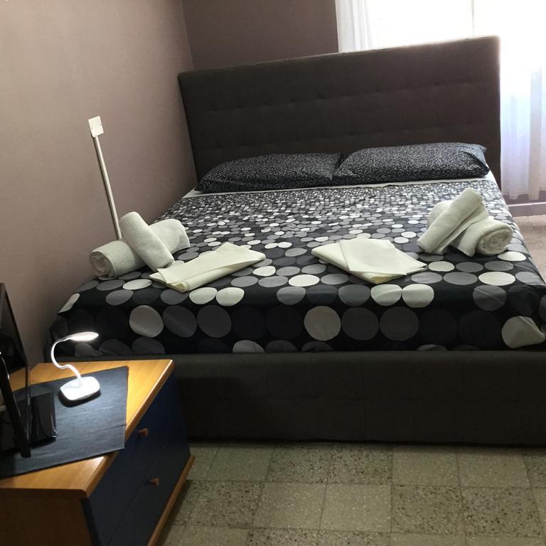 B&B Italia Napoli Rom bilde